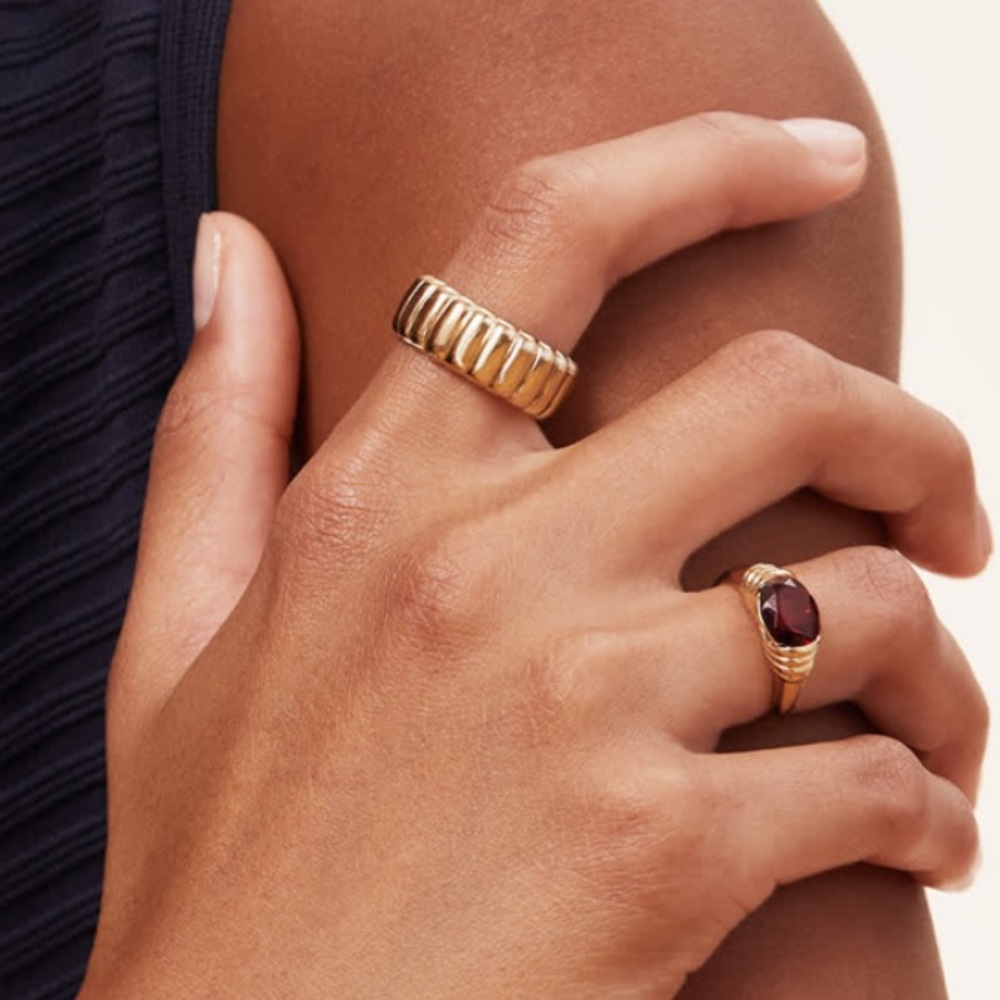 Mejuri Charlotte Bold Ring Gold size 6